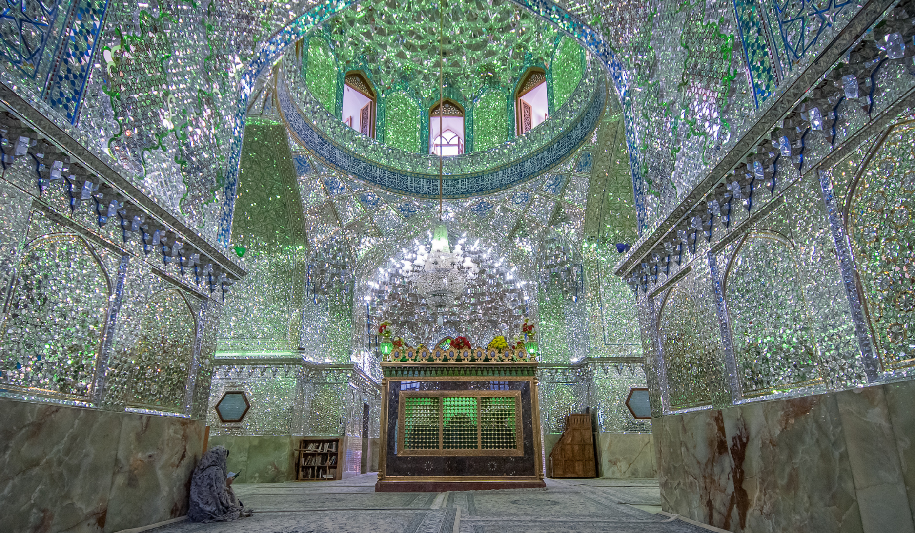 mausolee-Ali-Ibn-Hamza-chiraz-iran
